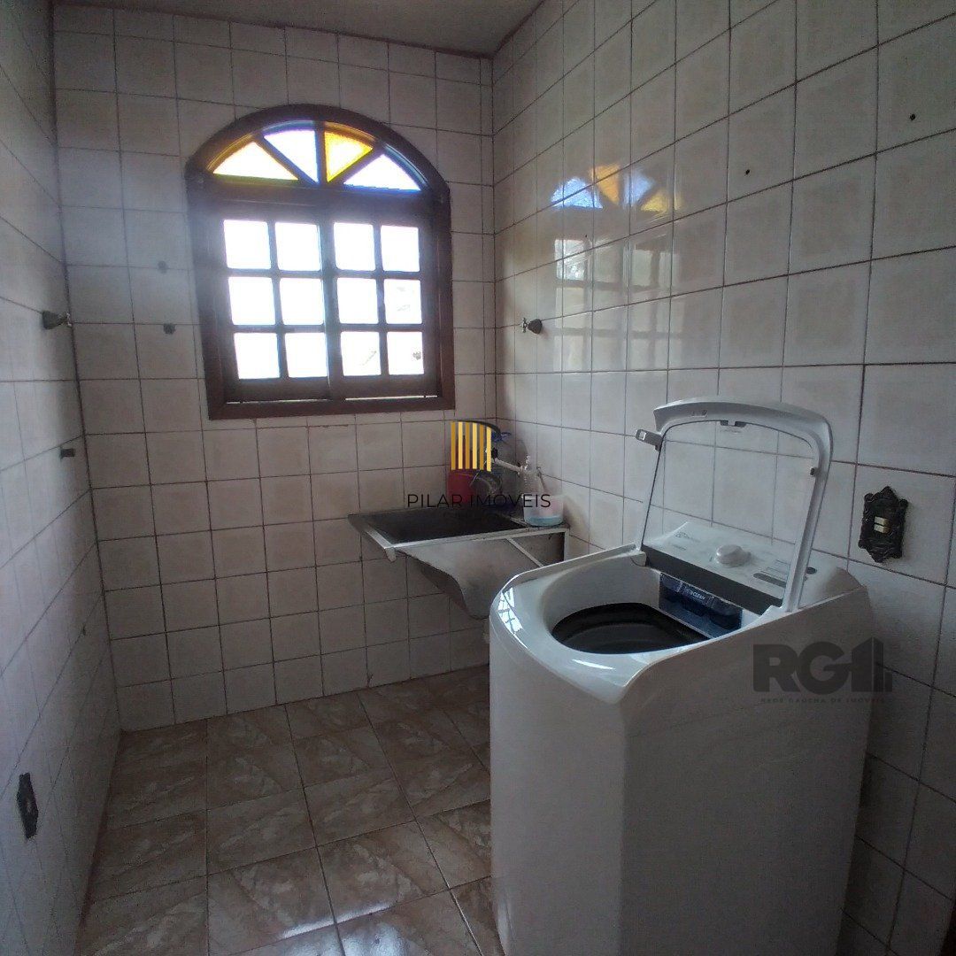 Casa 4 dormitórios no bairro Restinga