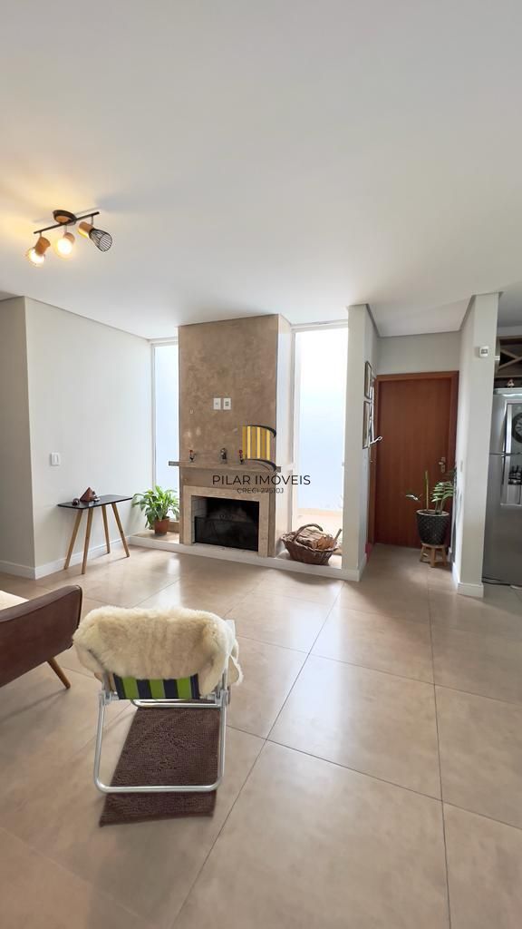 Casa térrea com piscina  no Guarujá