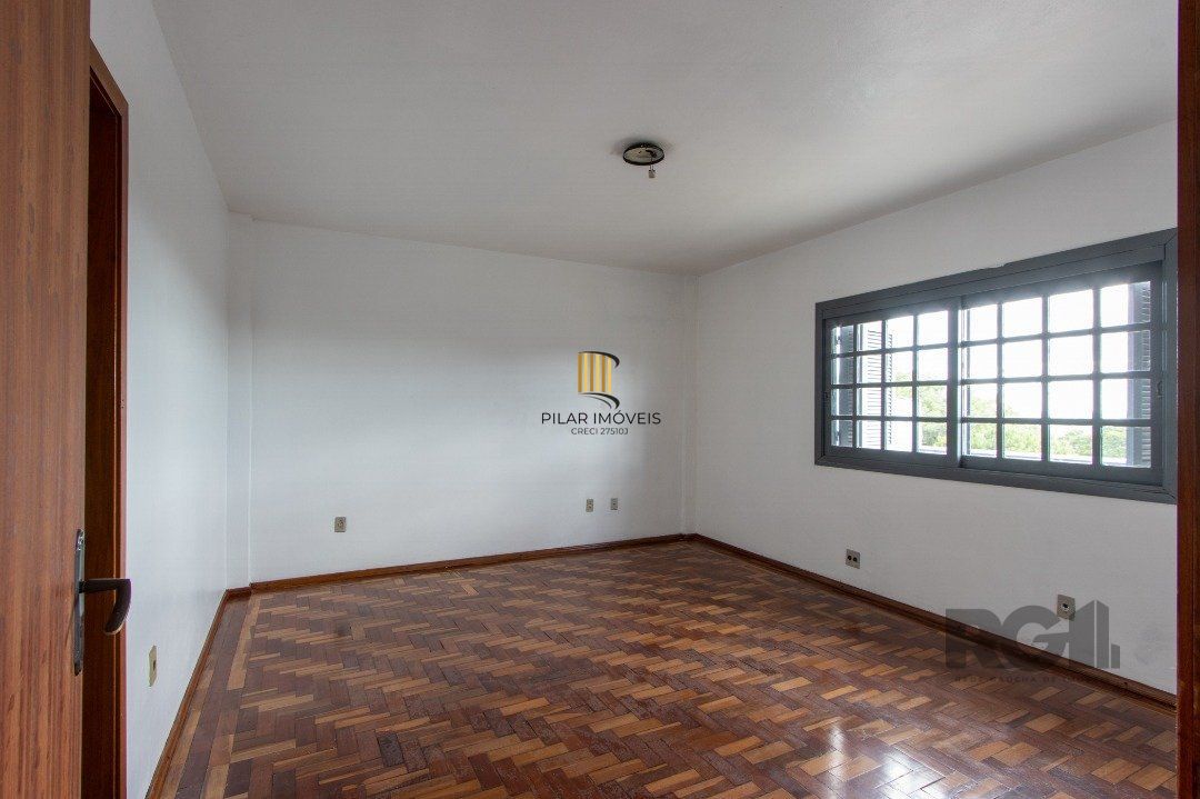 Casa 4 dormitórios no bairro Nonoai