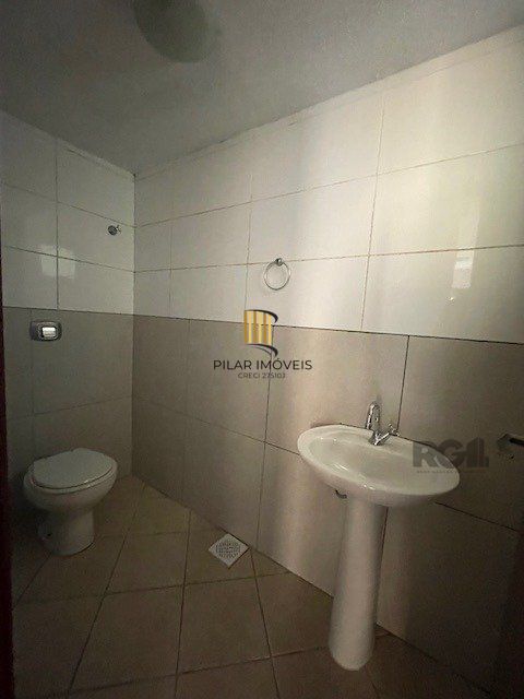 Casa de Condomínio 2 dormitórios no bairro Camaquã