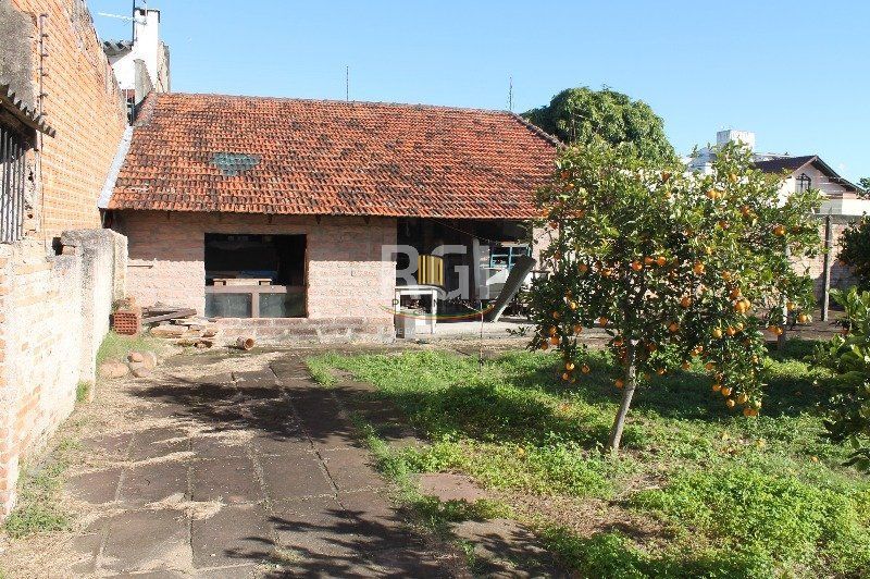 Casa para Venda - 220m², 4 dormitórios, 9 vagas - Cristal