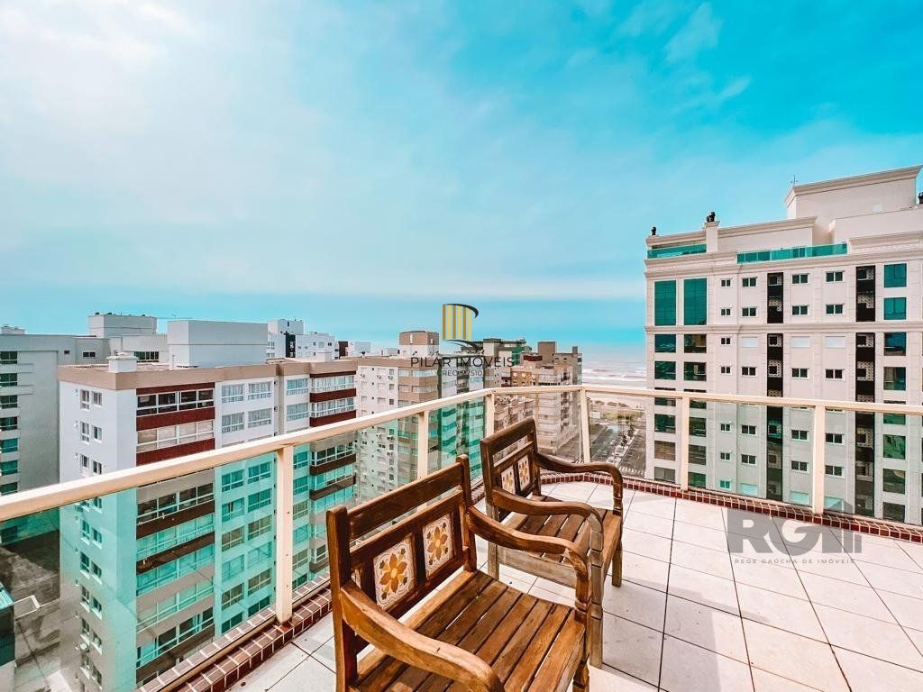Magnífica Cobertura com vista eterna para o mar