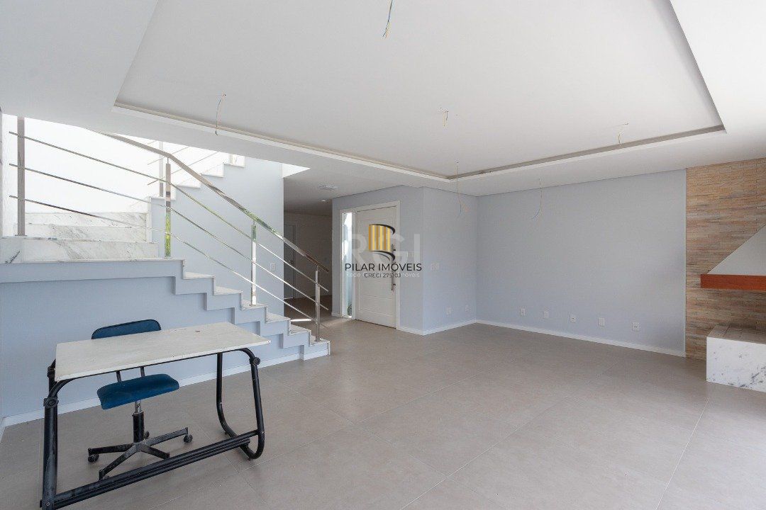 Casa Condominio para Venda - 219m², 3 dormitórios, sendo 1 suites, 2 vagas - Vila Nova