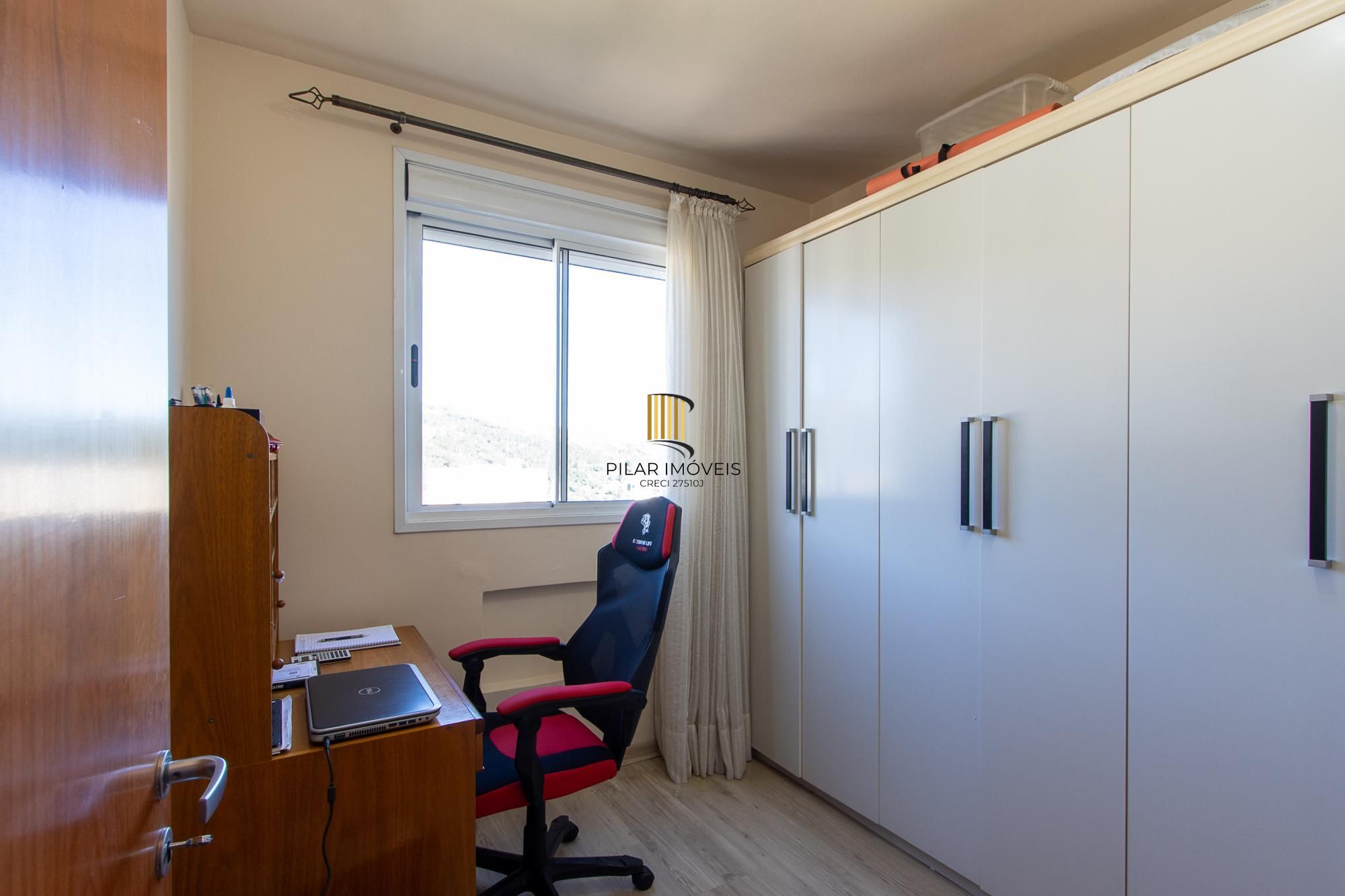 Apartamento, 2 dormitórios e 1 vaga, bairro Jardim Carvalho.