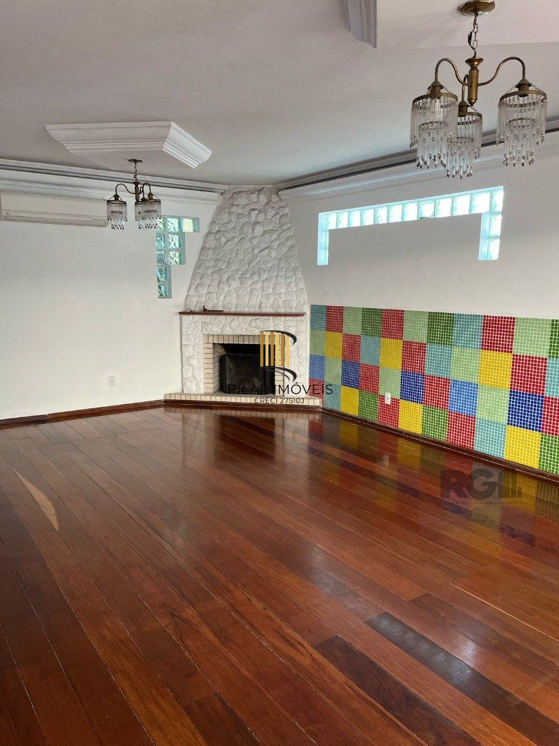 Casa para Venda - 507m², 4 dormitórios, sendo 2 suites, 6 vagas - Cavalhada