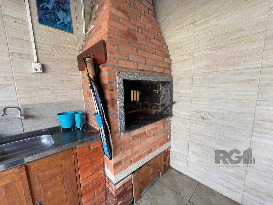 Casa 2 dormitórios no bairro Hípica