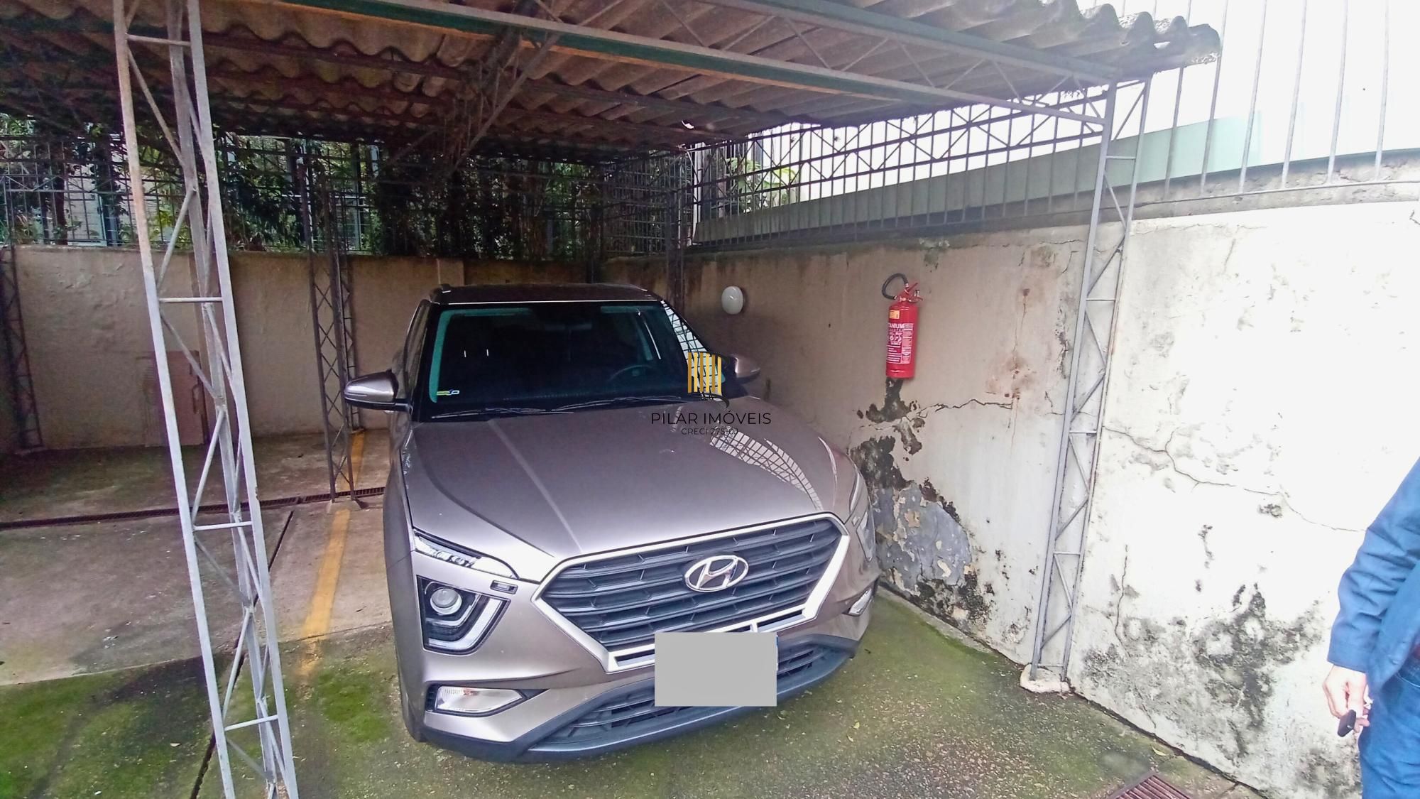 Sala comercial com vaga dupla, ao lado do Hospital Moinhos de Vento