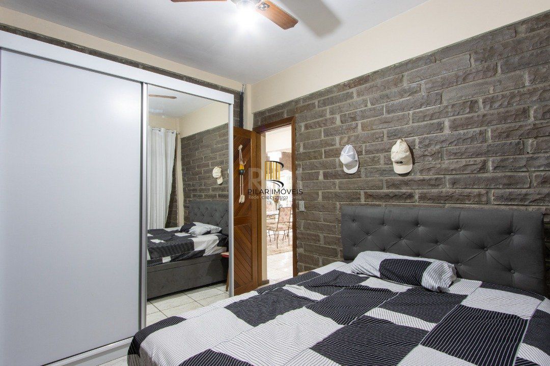 Casa 4 dormitórios no bairro Hípica