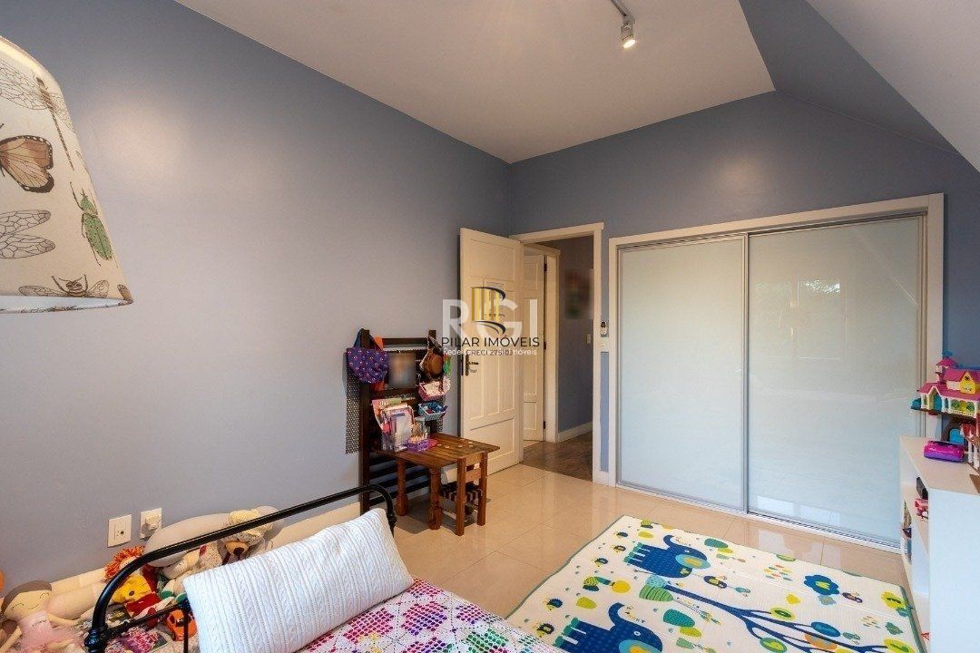 Casa para Venda - 200m², 3 dormitórios, sendo 1 suites, 2 vagas - Vila Assunção