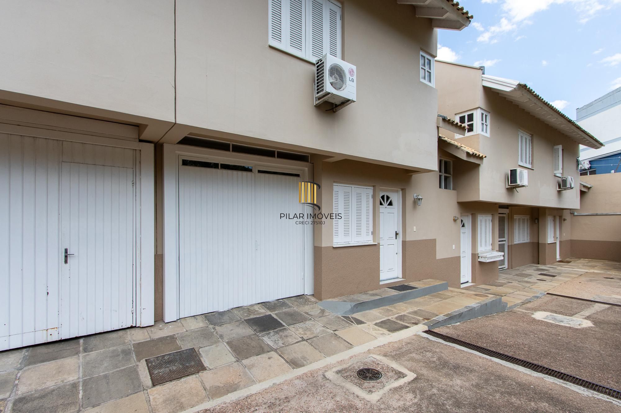 Casa de Condomínio 3 dormitórios no bairro Cristal