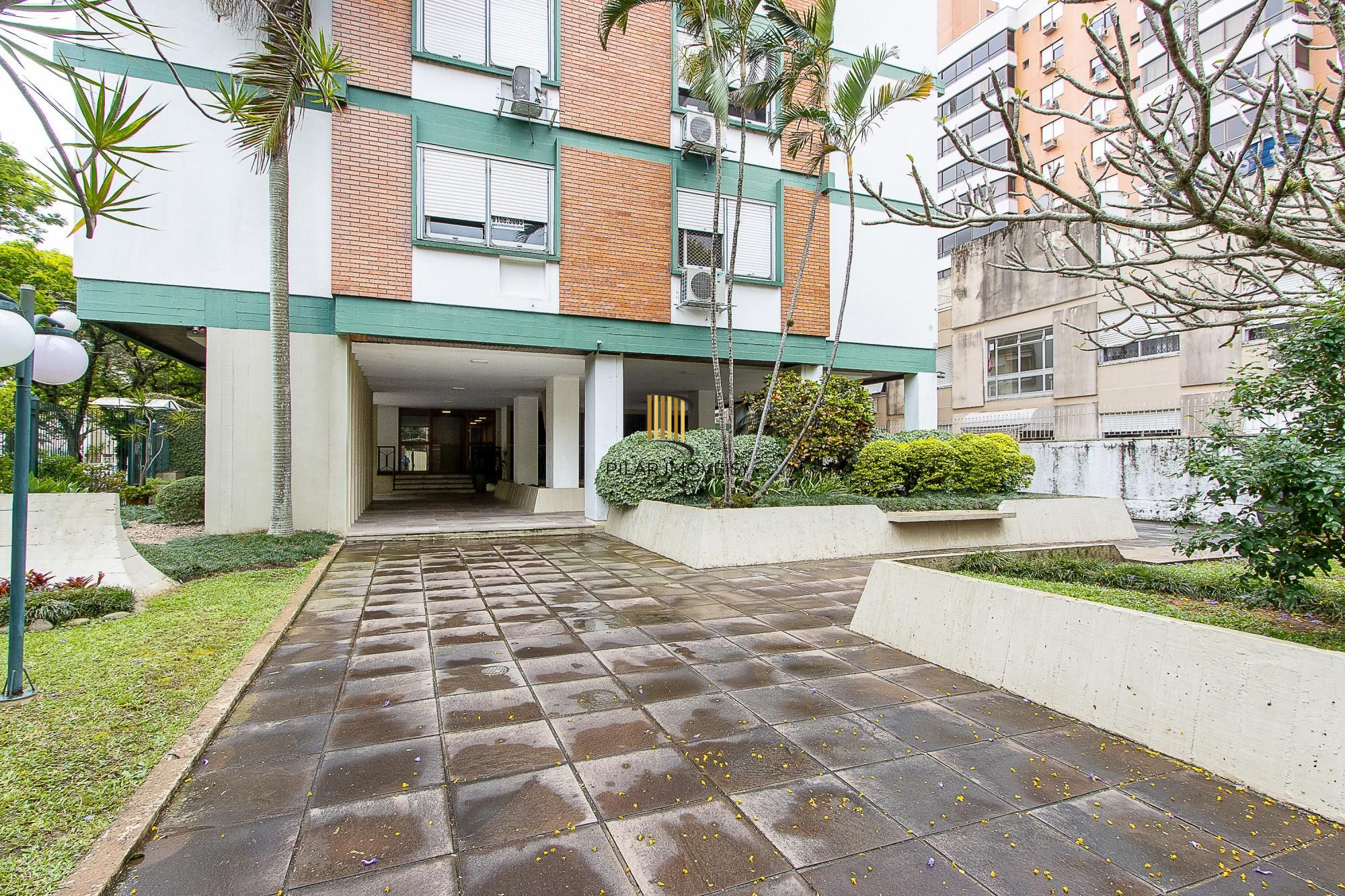 Apartamento amplo e bem localizado no Menino Deus!!