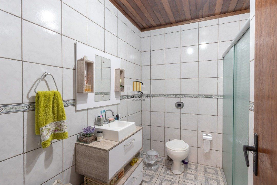 Casa para Venda - 54m², 2 dormitórios, 4 vagas - Cristal