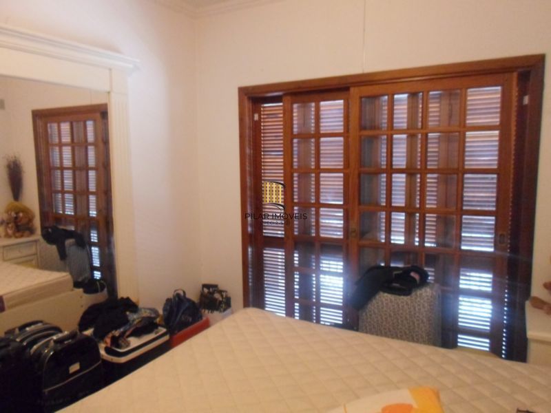 Casa para Venda - 400m², 6 dormitórios, sendo 2 suites, 5 vagas - Santo Antonio