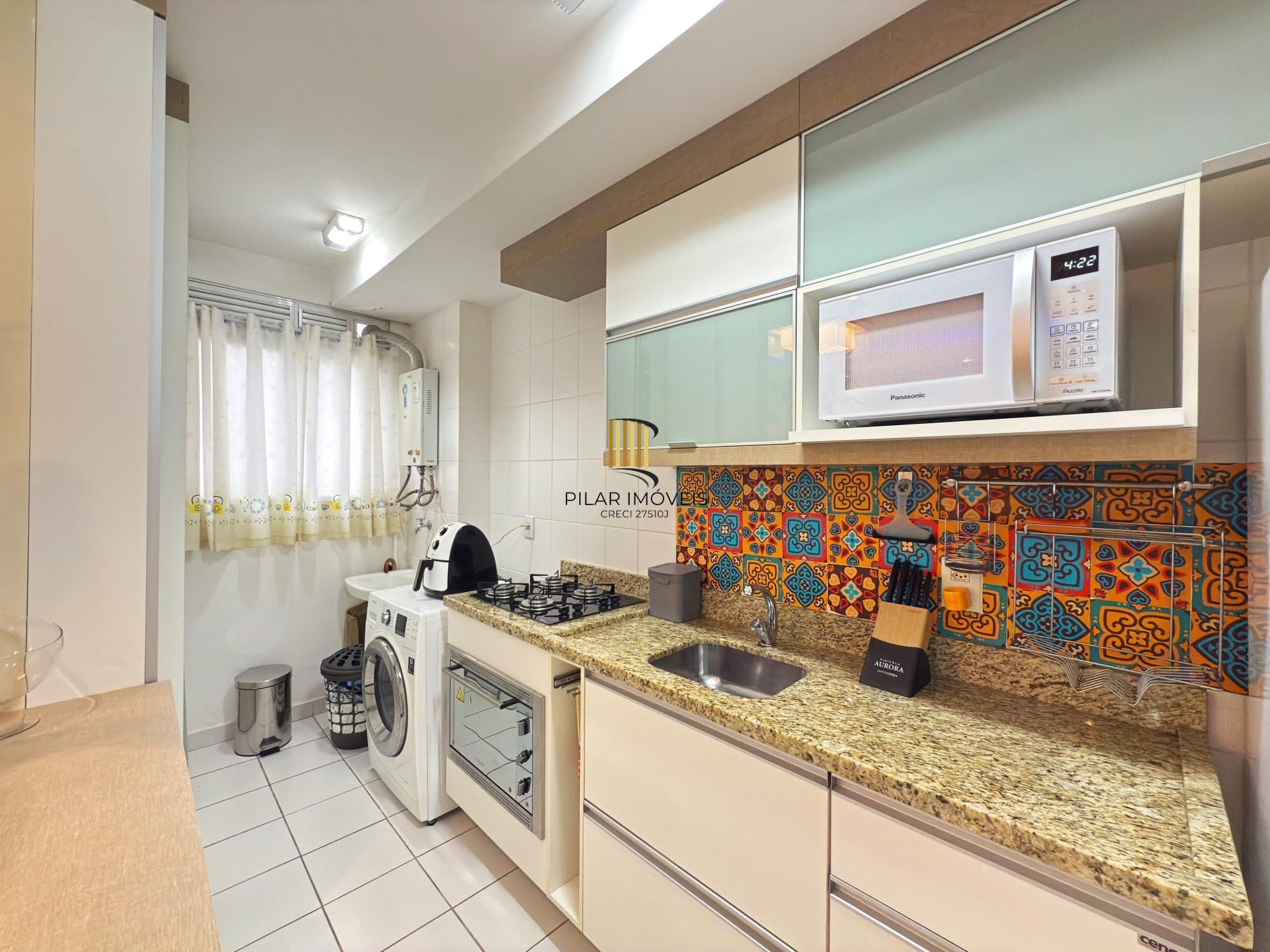 Apartamento de 3 dormitórios, 1 suíte e 2 vagas de garagem cobertas.