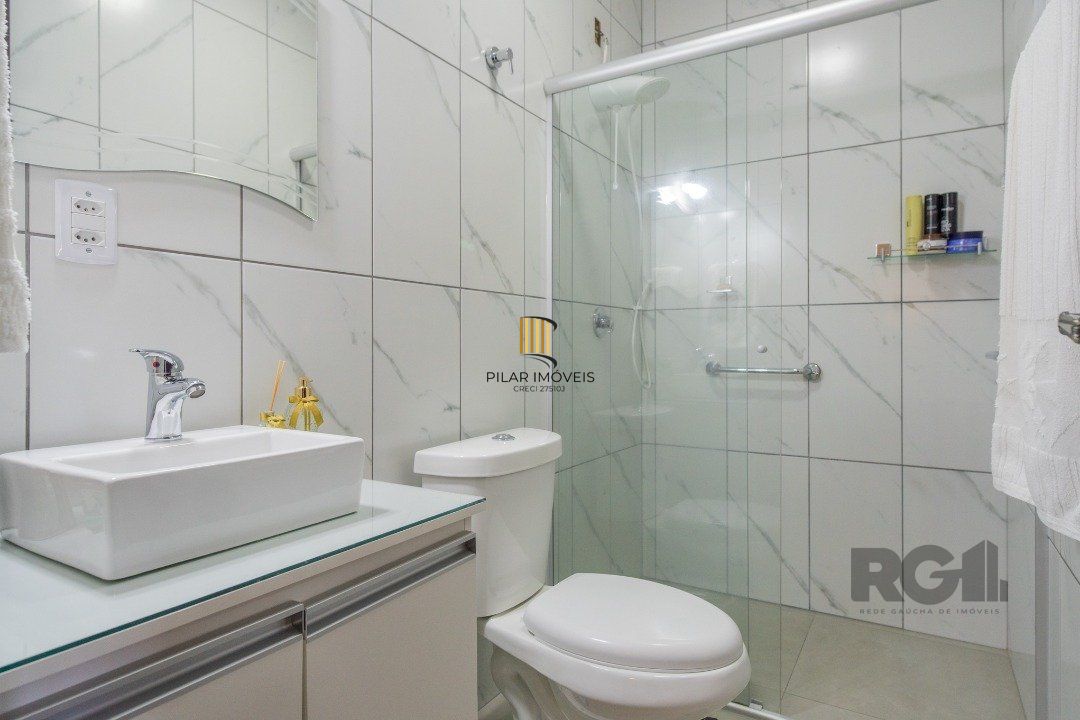 Casa 3 dormitórios no bairro Hípica