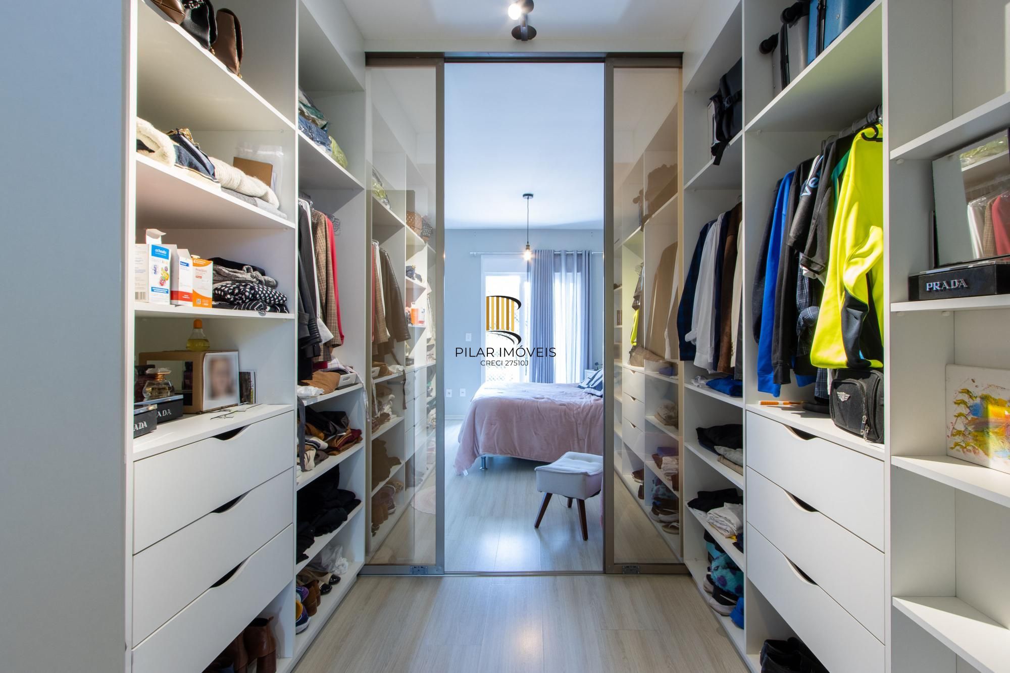 Casa de Condomínio 3 dormitórios no bairro Hípica