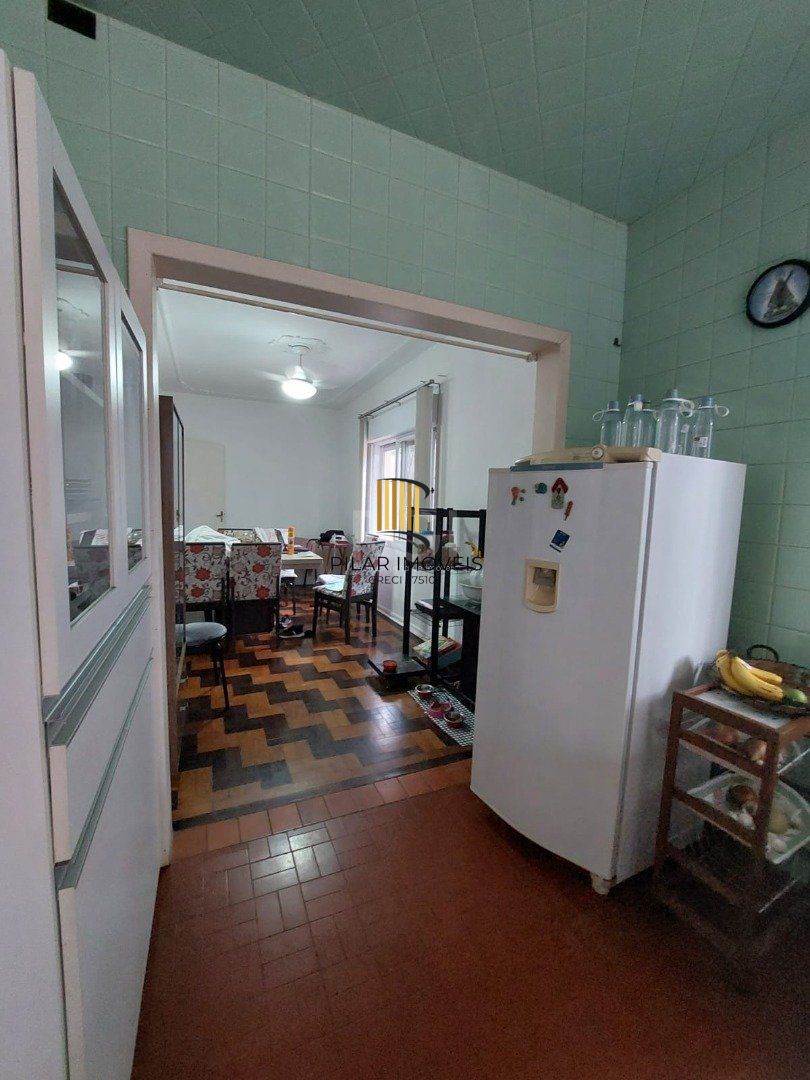 Casa para Venda - 184m², 3 dormitórios, sendo 1 suites, 4 vagas - Cristal