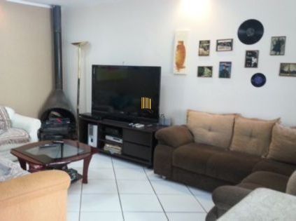 Casa para Venda - 330m², 5 dormitórios, sendo 1 suites, 7 vagas - Menino Deus