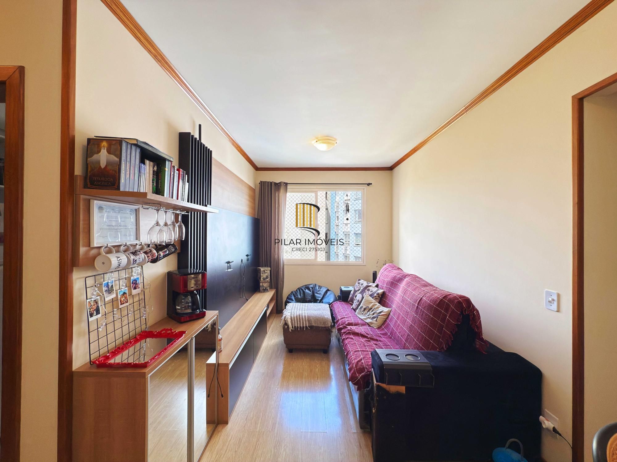 Apartamento de 2 dormitórios e 1 vaga de garagem no Centro Histórico.