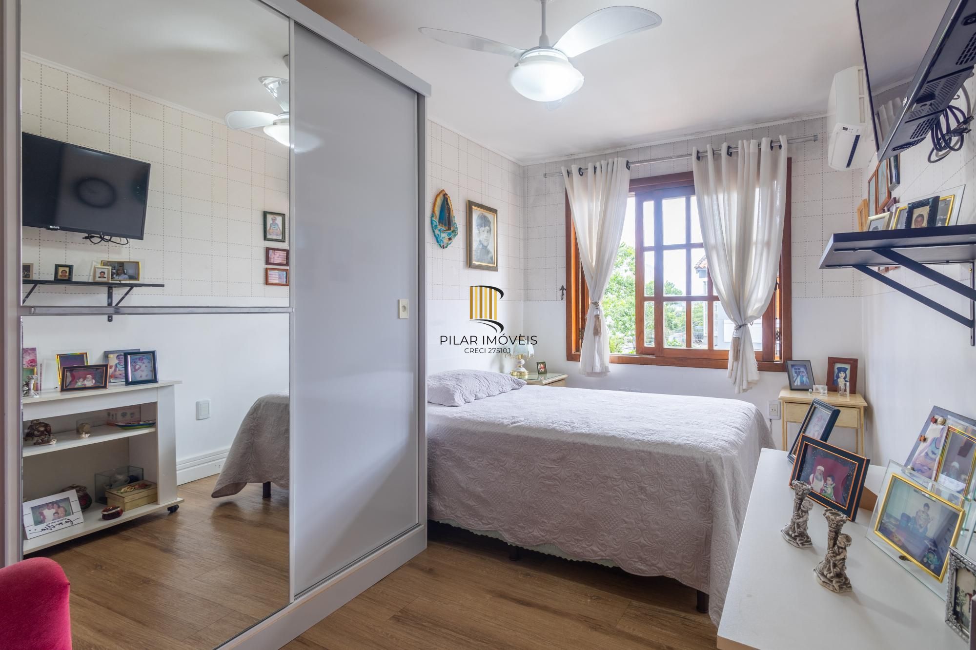 Casa em condomínio bairro Tristeza, com 185m² privativos.