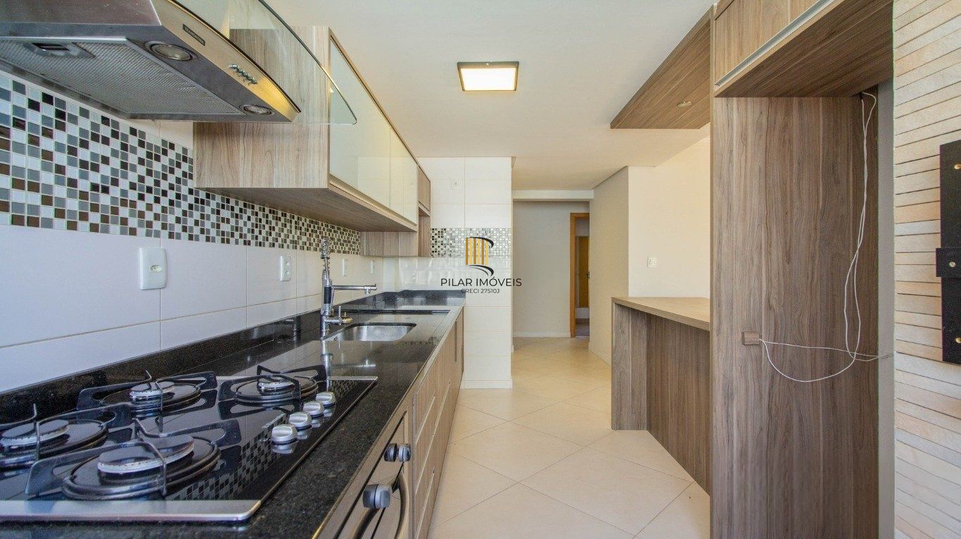 Vista Panorâmica, 3 Dormitórios com Suíte e 2 Vagas no Petrópolis