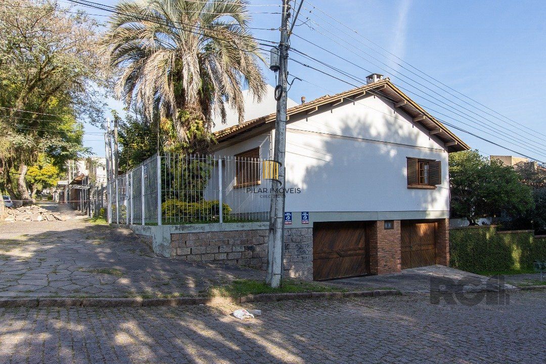 Casa 4 Dormitório(s) Bairro Nonoai