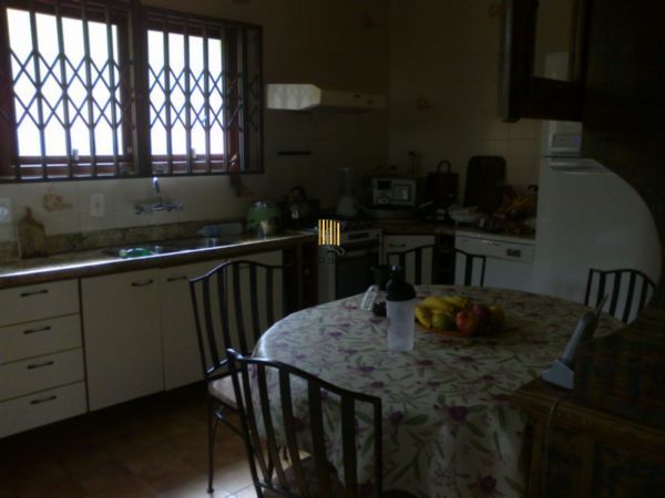 Casa para Venda - 350m², 3 dormitórios, sendo 1 suites, 6 vagas - Tristeza