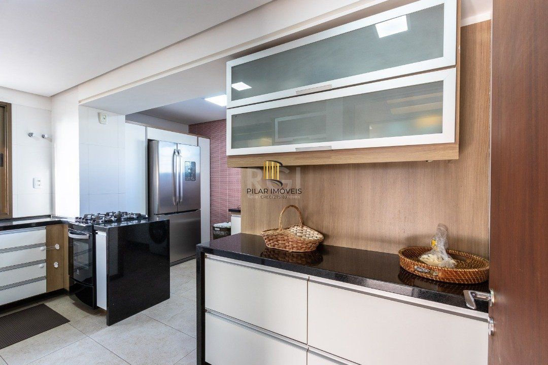 Cobertura para Venda - 444.3m², 3 dormitórios, sendo 1 suites, 4 vagas - Tristeza