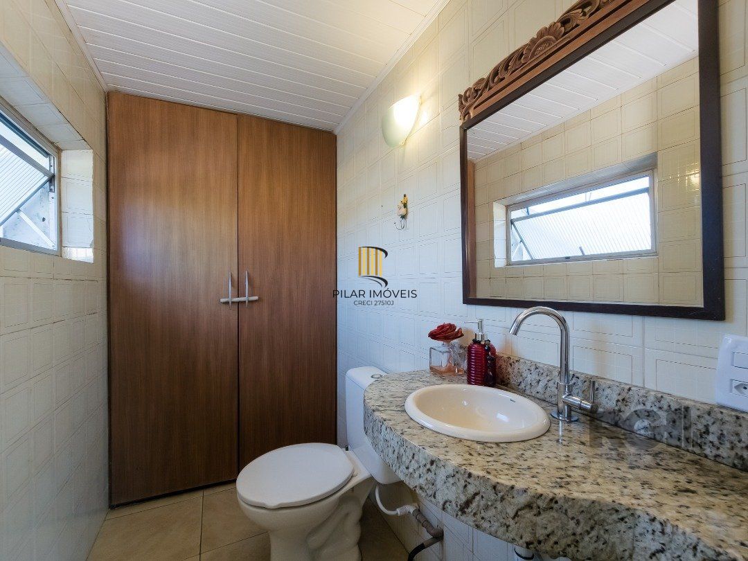 Cobertura, 2 quartos, 1 suite, dependência de empregada, 1 vaga de garagem, bairro Partenon