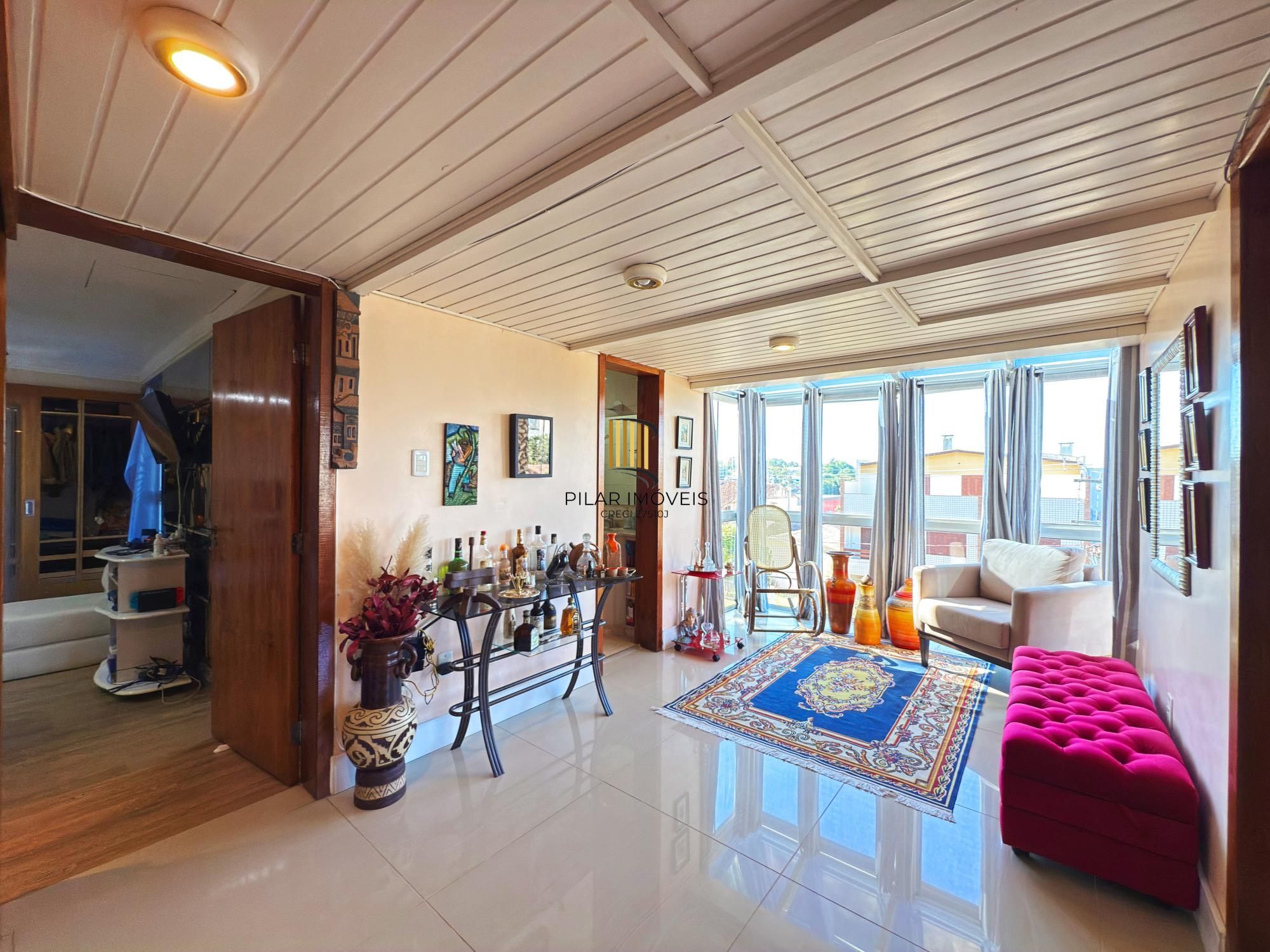 Casa em condomínio bairro Tristeza, com 185m² privativos.