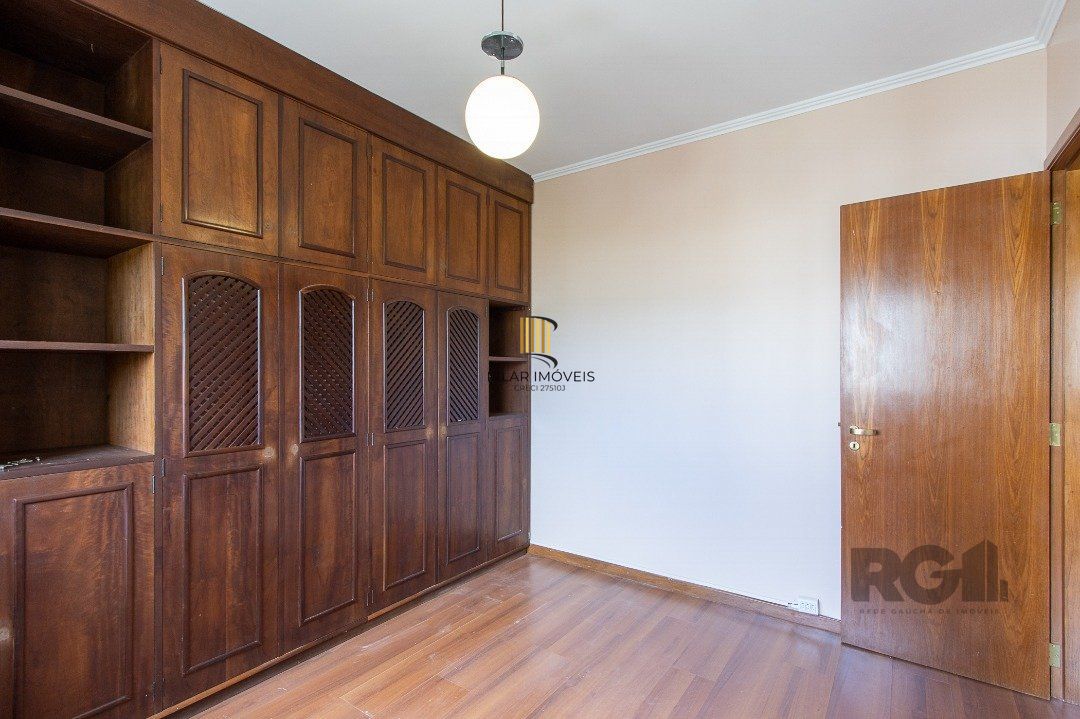 Apartamento 3 quartos, 1 suite, dependência, sacada com churrasqueira, 2 vagas - Bairro Menino Deus