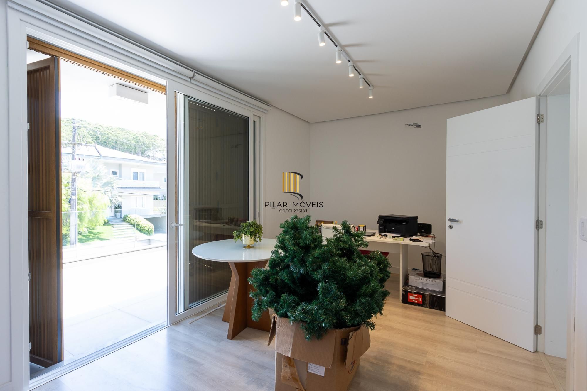 Casa de Condomínio 4 dormitórios no bairro Vila Nova