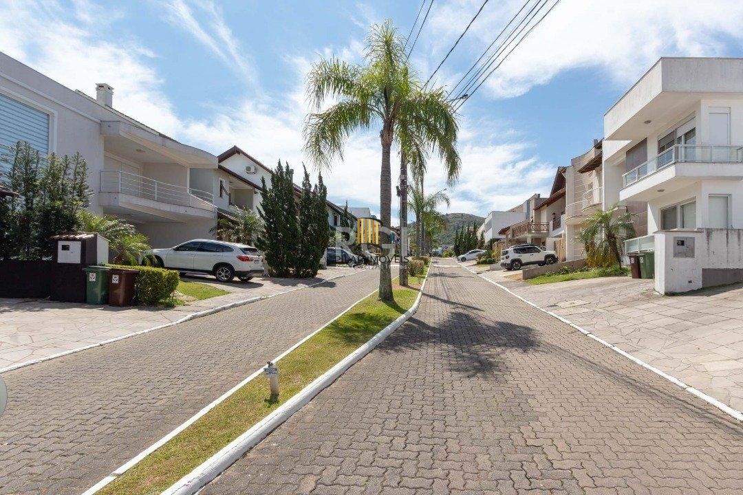 Casa para Venda com 4 dormitórios no bairro Hípica