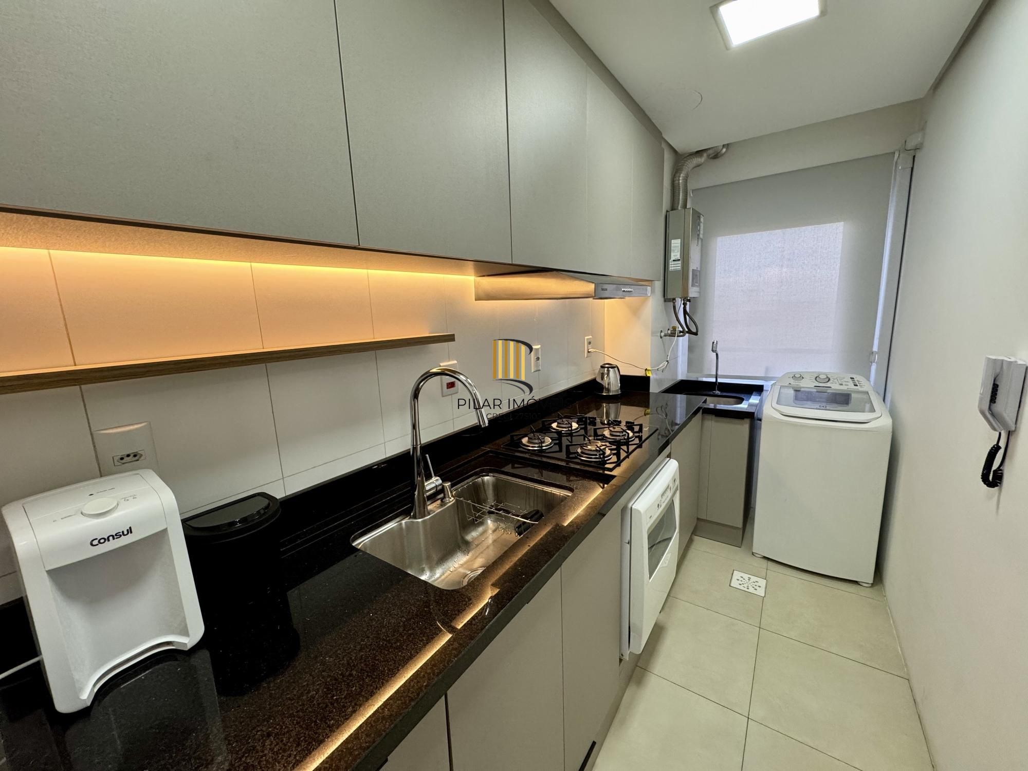 Apartamento de 2 dormitórios, 1 suíte e 1 vaga, em Canoas.
