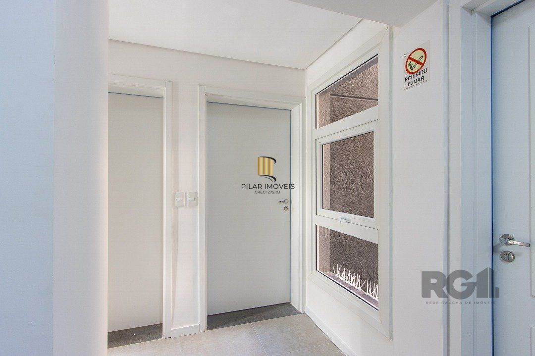 Cobertura para Venda - 214.34m², 3 dormitórios, sendo 3 suites, 2 vagas - Tristeza