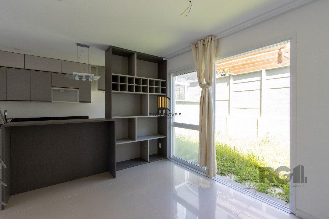 Casa em Condomínio, 197m², 3dormitórios, bairro Glória