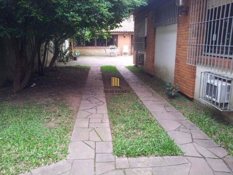 Casa para Venda - 400m², 3 dormitórios, sendo 1 suites, 2 vagas - Cristal
