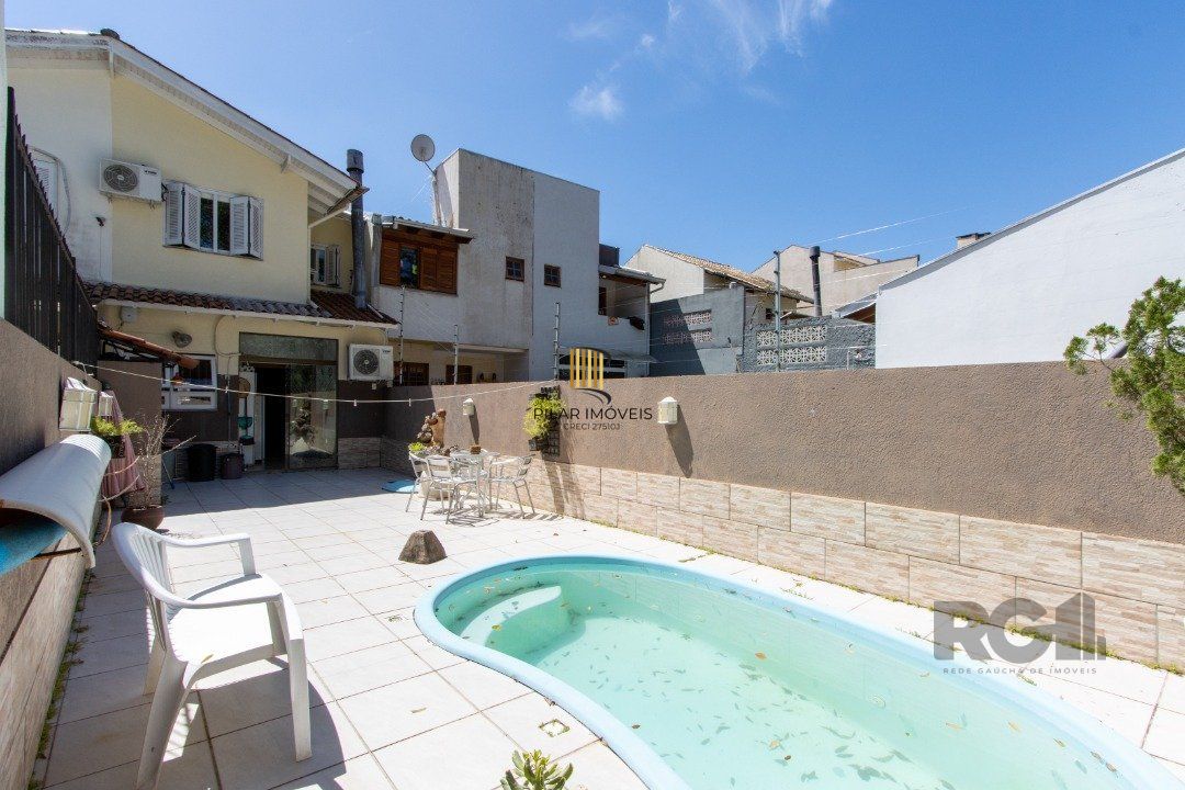Casa 3 dormitórios no bairro Espírito Santo