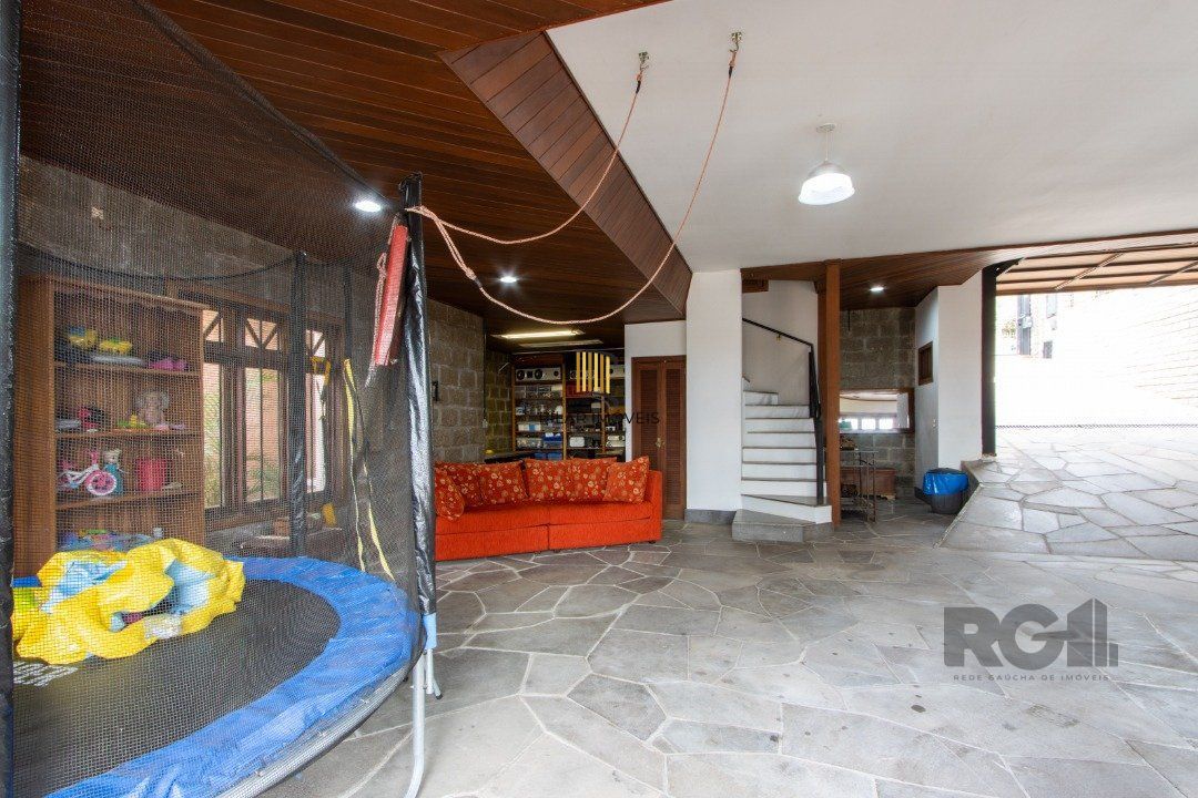 Casa para Venda com 4 dormitórios, sendo 2 suites e 4 vagas no bairro Jardim Isabel