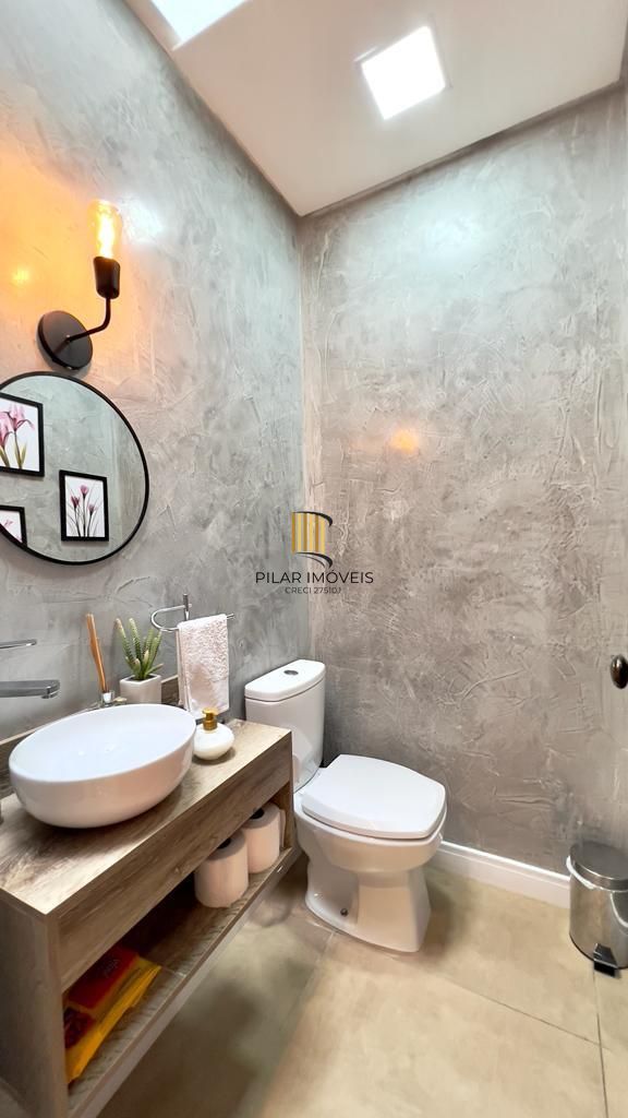 Casa térrea com piscina  no Guarujá