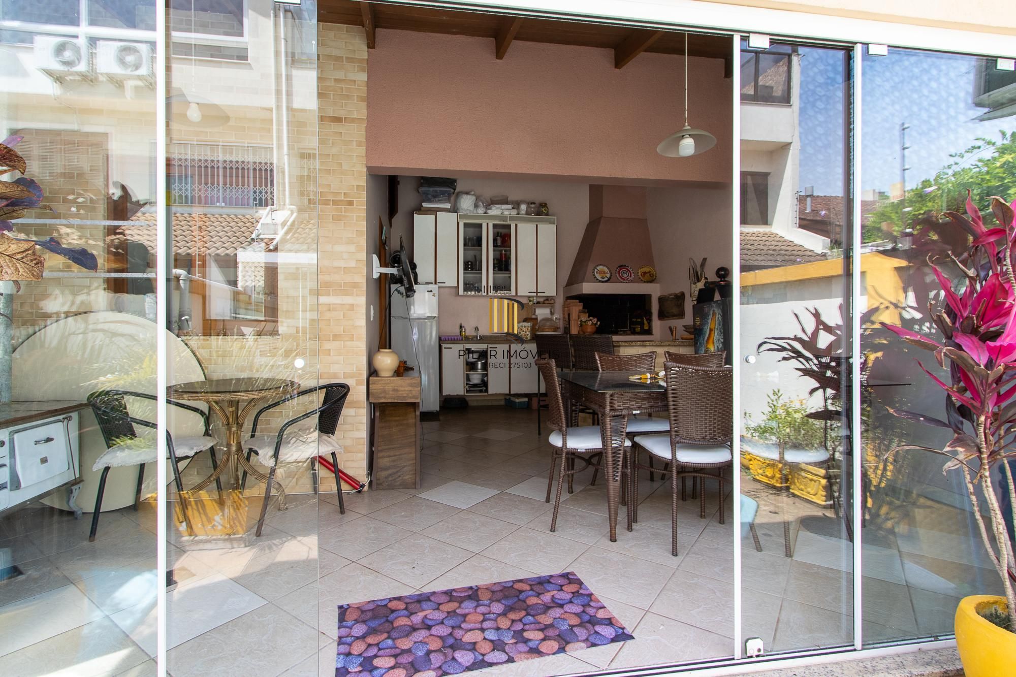 Casa de Condomínio 3 dormitórios no bairro Tristeza