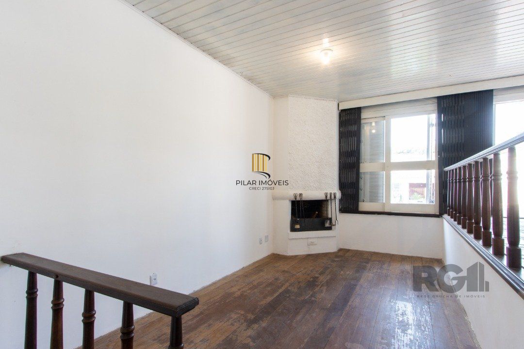 Casa para Venda - 337m², 3 dormitórios, sendo 1 suites, 3 vagas - Cristal