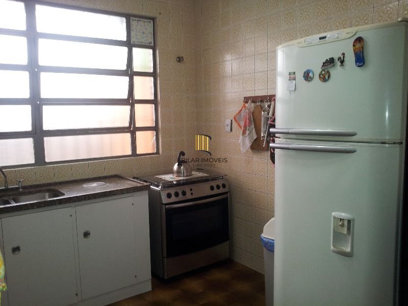 Casa para Venda - 400m², 3 dormitórios, sendo 1 suites, 2 vagas - Cristal