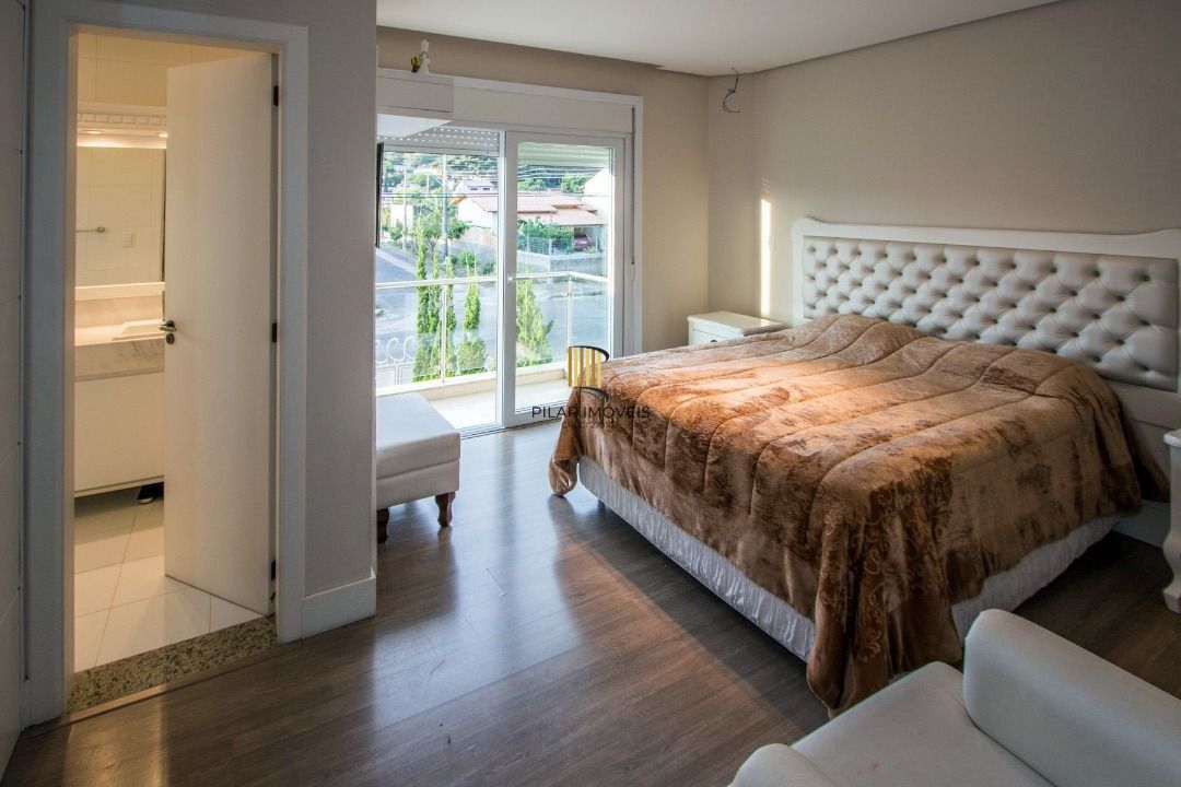 Casa para Venda - 147.3m², 3 dormitórios, sendo 1 suites, 3 vagas - Guarujá