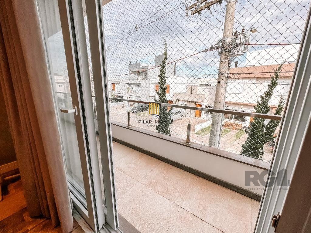 Excelente residência com aproximadamente 219m² privativos,