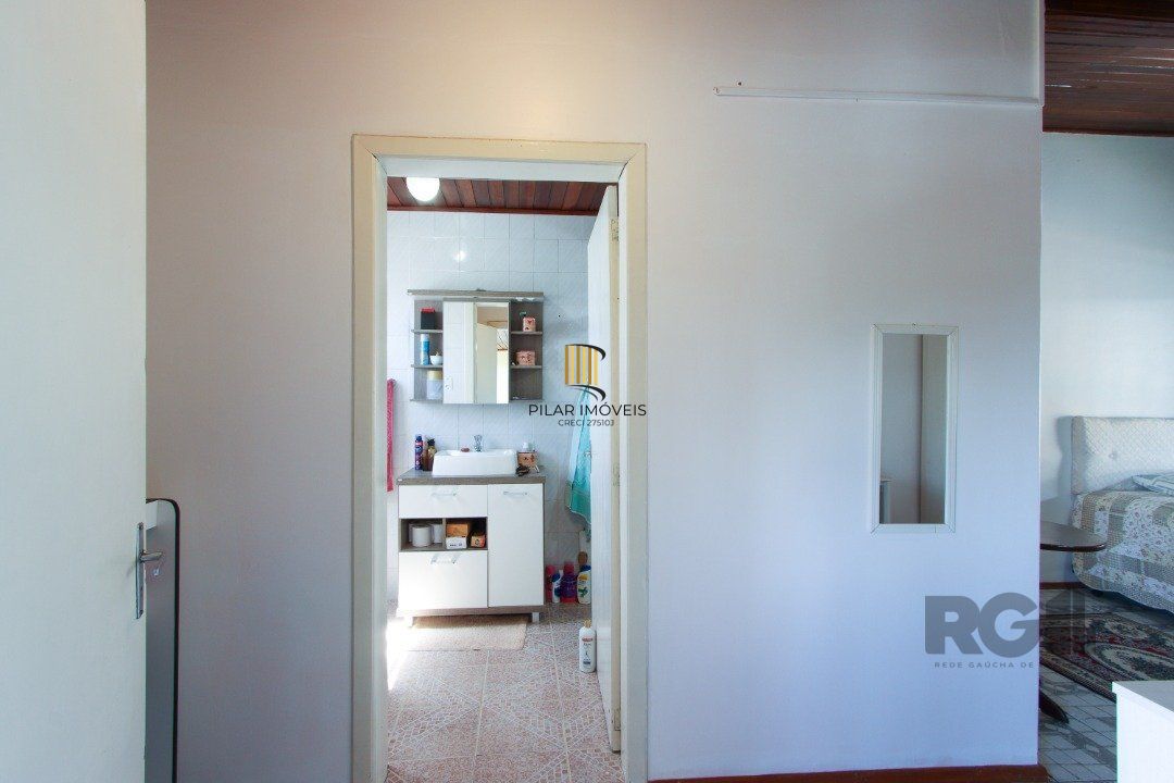Casa 04 dormitórios, 02 suítes, living 02 ambientes
