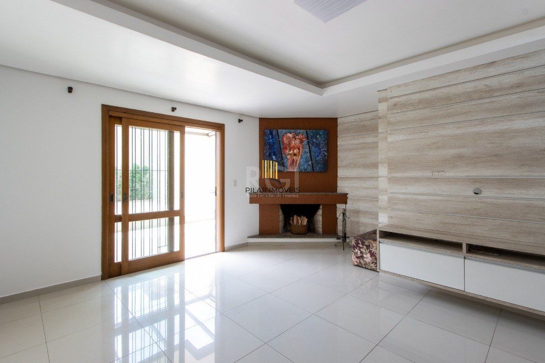 Casa para Venda - 204m², 3 dormitórios, sendo 3 suites, 2 vagas - Espirito Santo