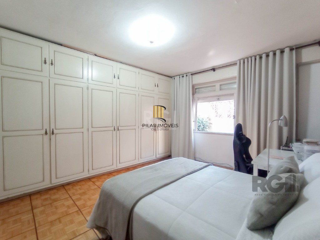 Casa para venda com 4 dormitórios no bairro Cristal