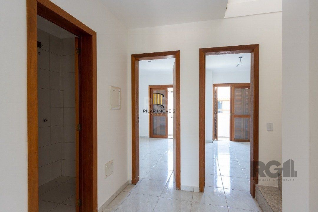 Casa 3 dormitórios no bairro Guarujá