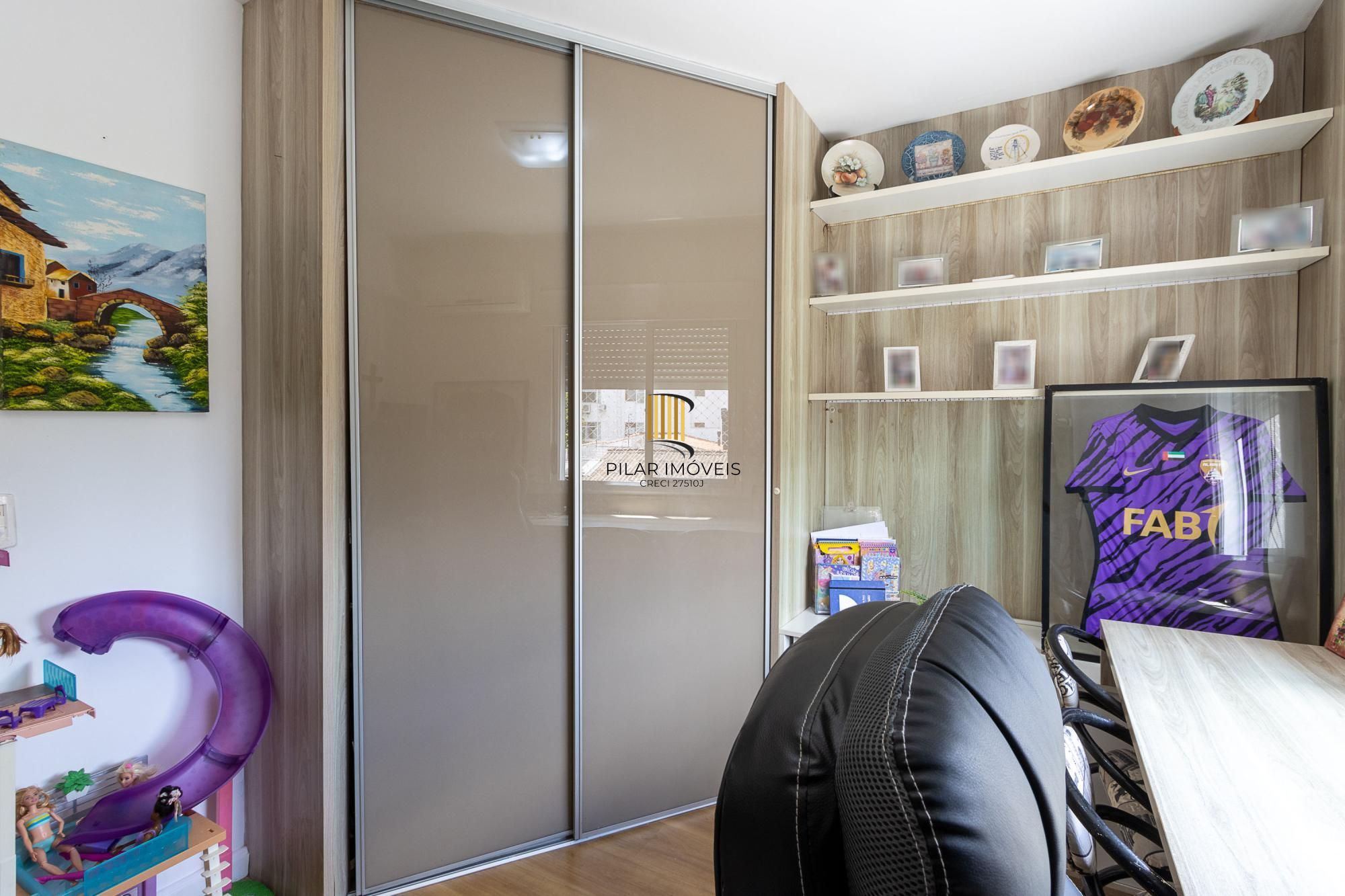 **Apartamento Mobiliado de 3 Quartos na Tristeza, Porto Alegre - Venda por R$ 595.000,00**